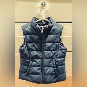 Reversible blue puffer vest. Italian brand Benetton. Size 2.